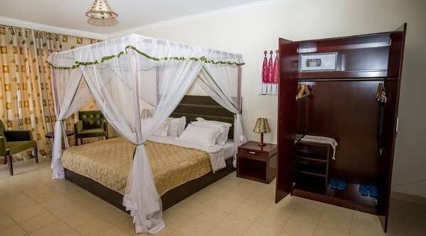AA Amboseli