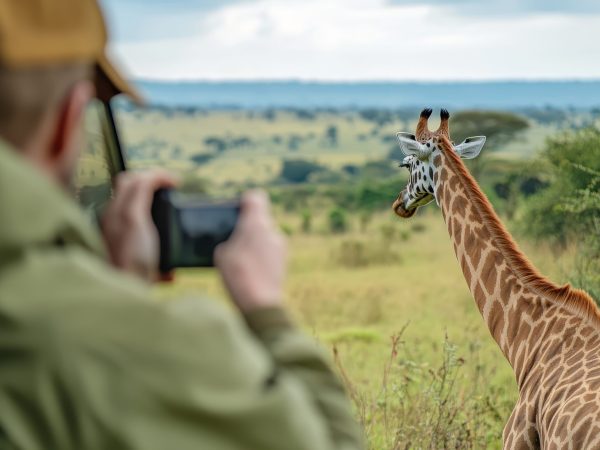 taking-photos-wildlife-safari-vacation (1)