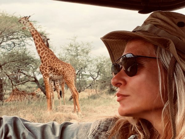 woman-with-horse-background
